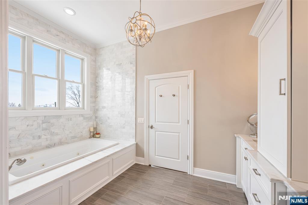 Cliffside Park, New Jersey, 07010, United States, 4 Bedrooms Bedrooms, ,5 BathroomsBathrooms,Residential,For Sale,1998497