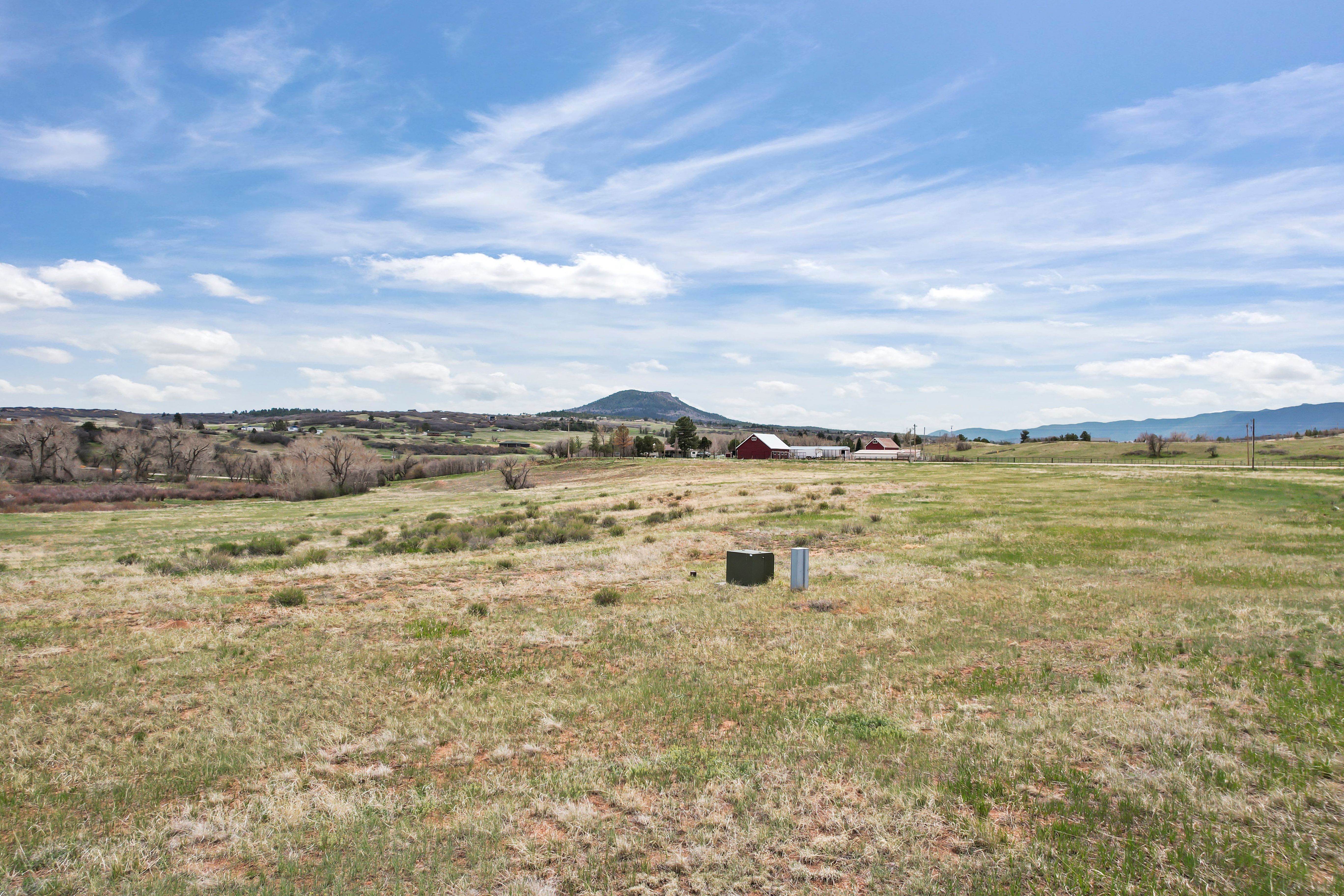  This stunning 35-acre property is ready for a home - 物件實景