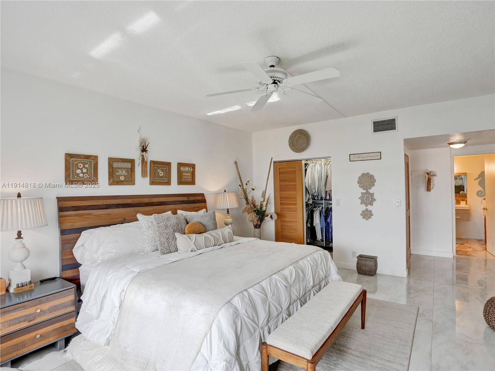 Hollywood, Florida, 33021, United States, 2 Bedrooms Bedrooms, ,3 BathroomsBathrooms,Residential,For Sale,1997464