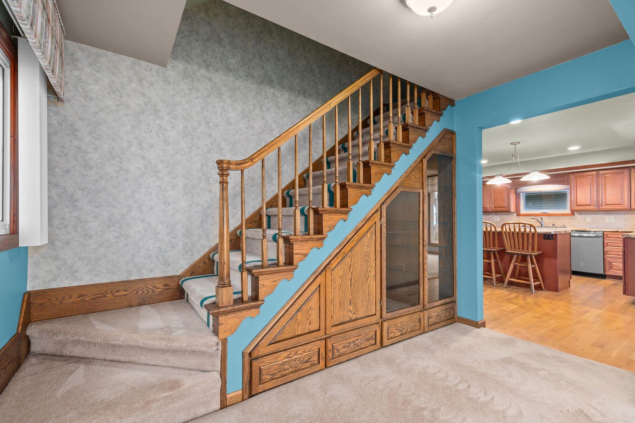 MENASHA, Wisconsin, 54942, United States, 4 Bedrooms Bedrooms, ,2 BathroomsBathrooms,Residential,For Sale,1996983