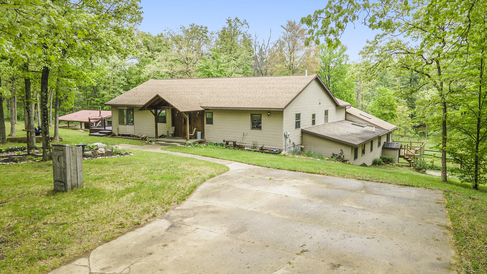 White Cloud, Michigan, 49349, United States, 5 Bedrooms Bedrooms, ,4 BathroomsBathrooms,Residential,For Sale,1807044