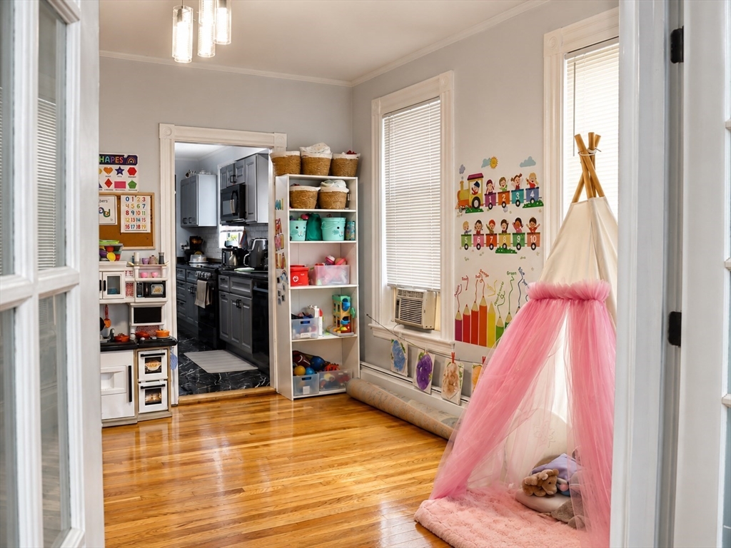 Lynn, Massachusetts, 01904, United States, 8 Bedrooms Bedrooms, ,4 BathroomsBathrooms,Residential,For Sale,2048098