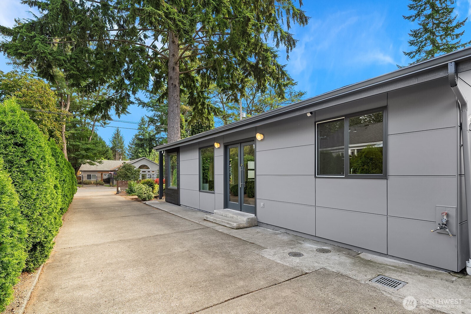 Seattle, Washington, 98125, United States, 4 Bedrooms Bedrooms, ,3 BathroomsBathrooms,Residential,For Sale,1947989
