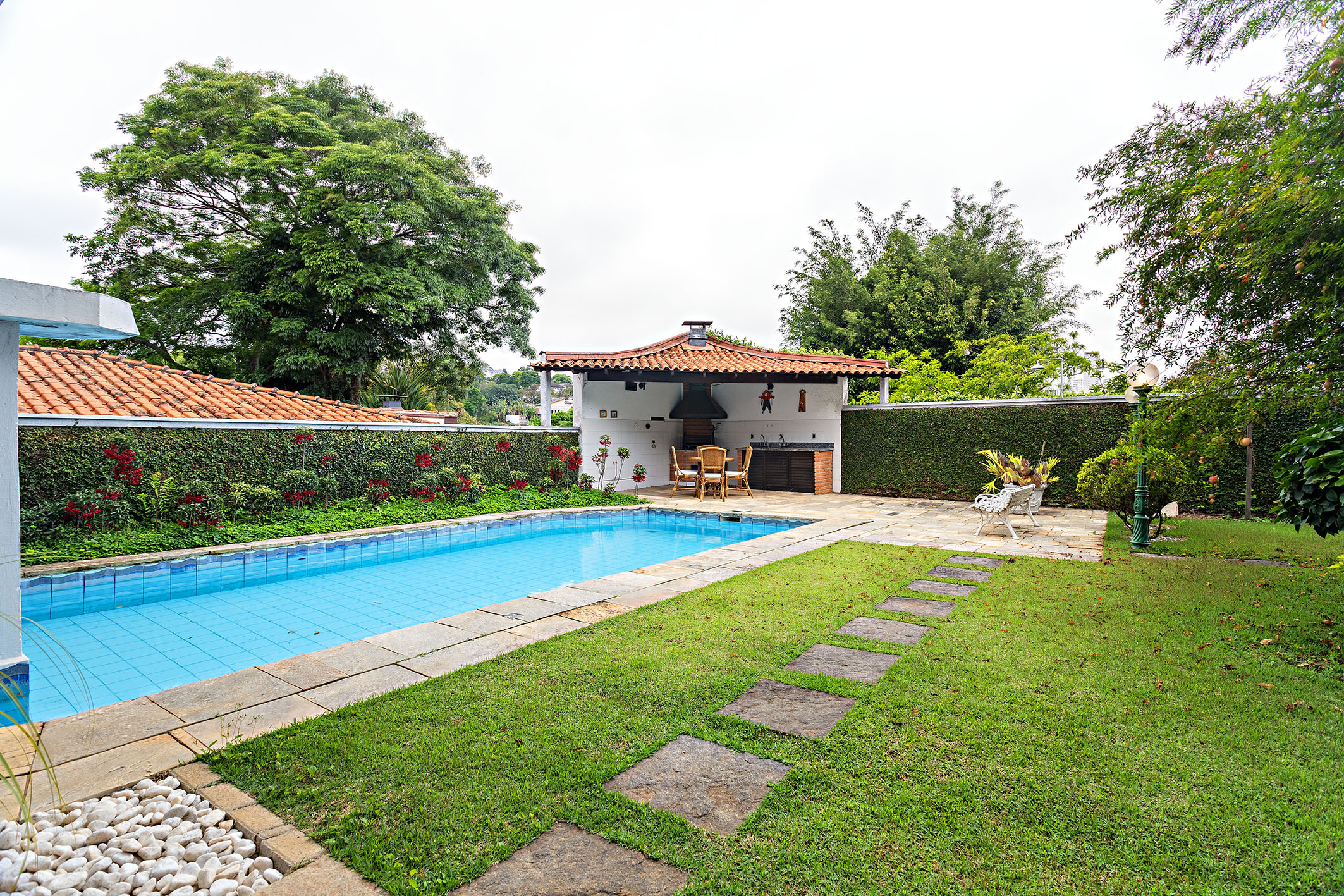  Neoclassical house in gated community with pool and elevator - 物件實景