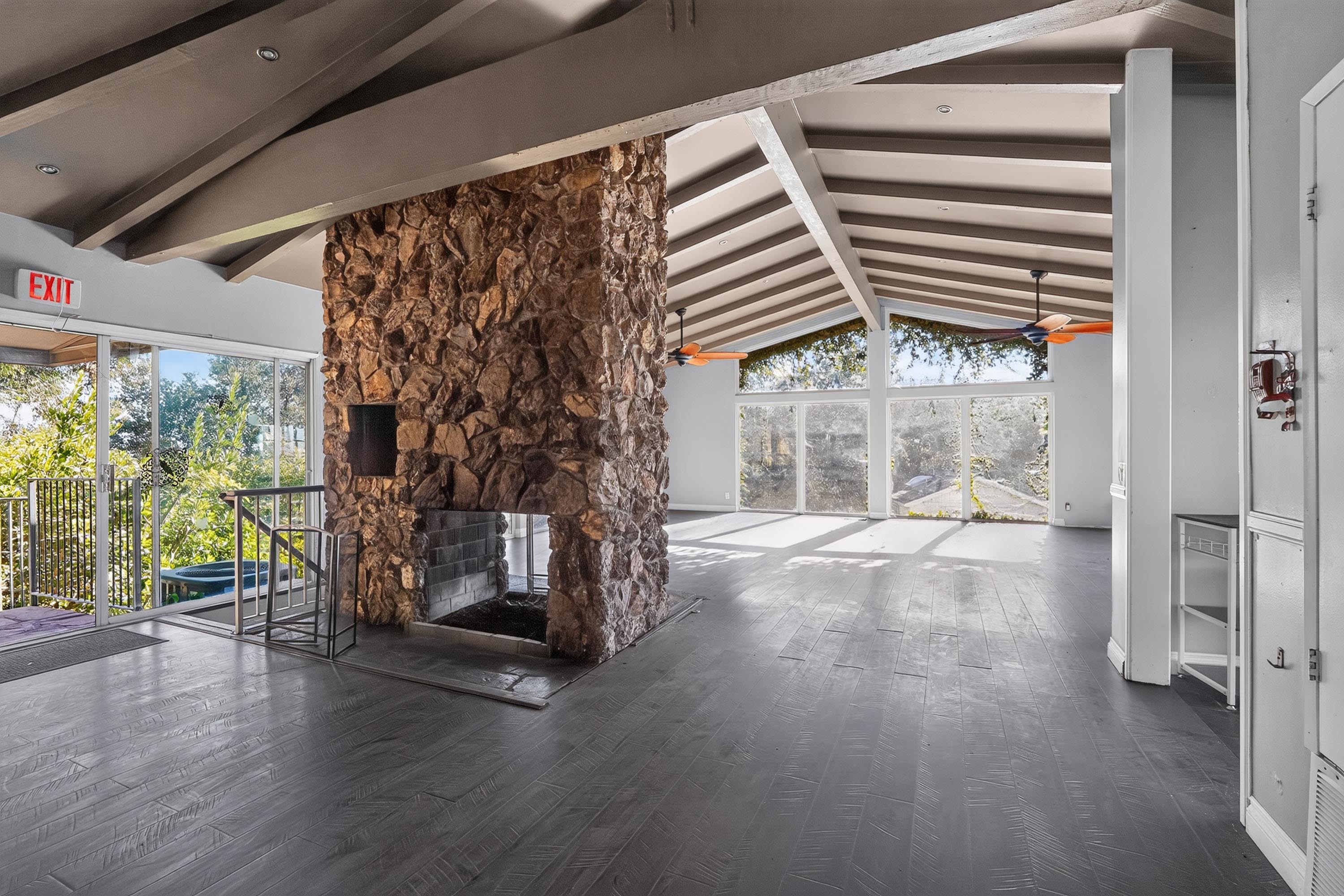  8207 Mulholland Drive - 物件實景