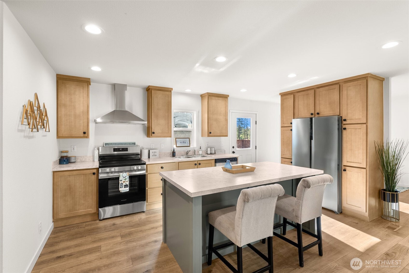 Napavine, Washington, 98565, United States, 5 Bedrooms Bedrooms, ,2 BathroomsBathrooms,Residential,For Sale,1981873