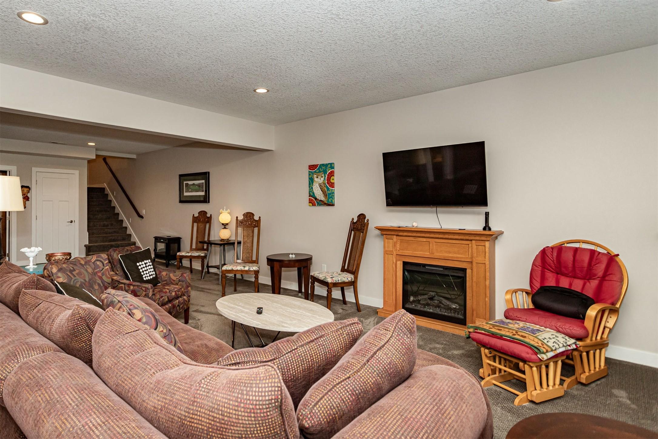 Huxley, Iowa, 50124, United States, 3 Bedrooms Bedrooms, ,4 BathroomsBathrooms,Residential,For Sale,1975507