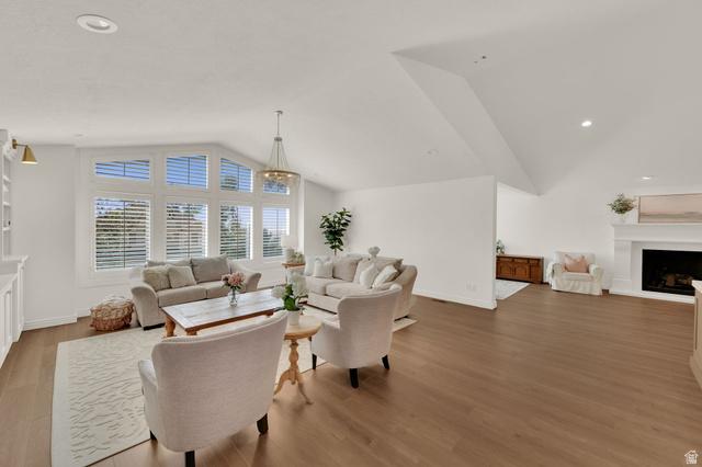 Bountiful, Utah, 84010, United States, 5 Bedrooms Bedrooms, ,4 BathroomsBathrooms,Residential,For Sale,2048629