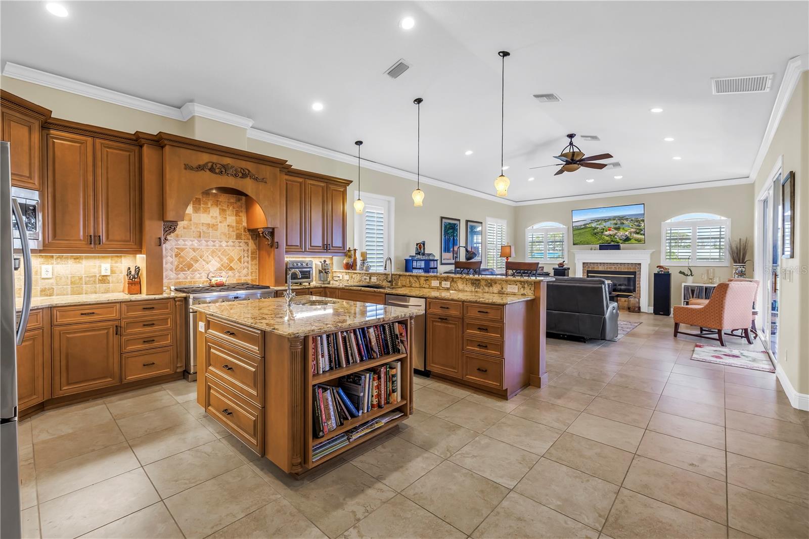 Tarpon Springs, Florida, 34689, United States, 4 Bedrooms Bedrooms, ,4 BathroomsBathrooms,Residential,For Sale,1975840