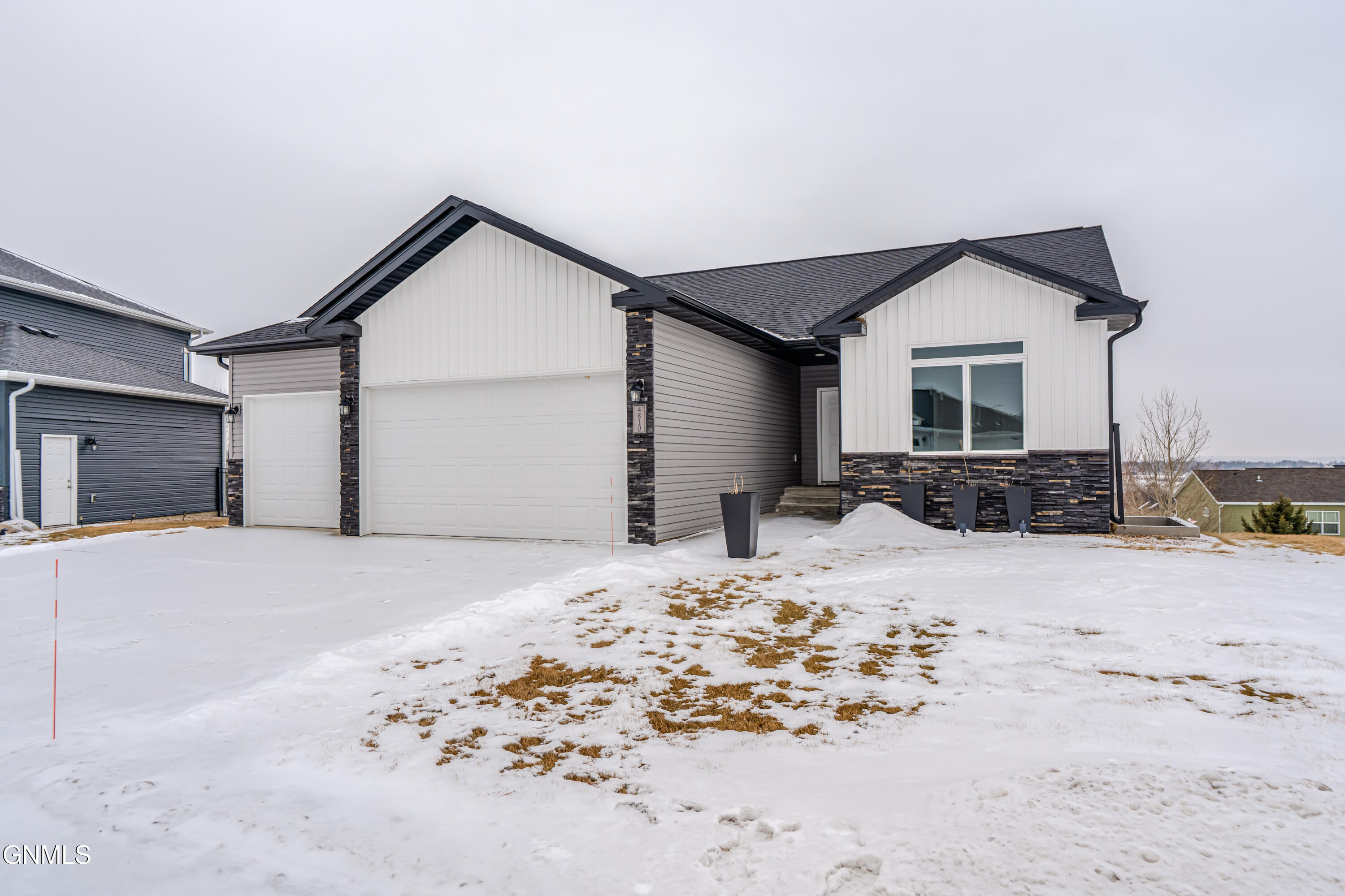 Bismarck, North Dakota, 58503, United States, 4 Bedrooms Bedrooms, ,3 BathroomsBathrooms,Residential,For Sale,2035327