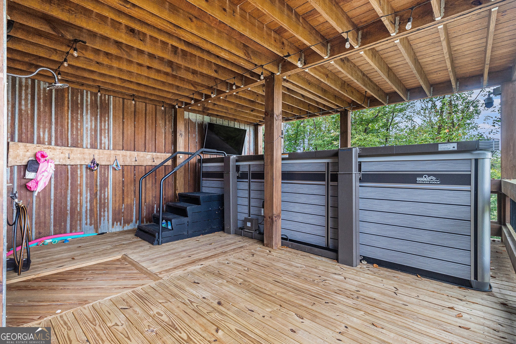 Ellijay, Georgia, 30540, United States, 5 Bedrooms Bedrooms, ,5 BathroomsBathrooms,Residential,For Sale,1952564