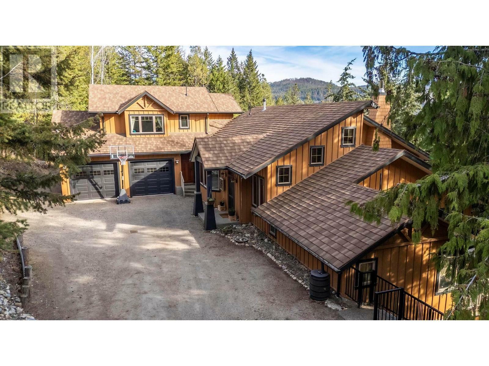 VERNON, British Columbia, V1B 3M9, CA, 4 Bedrooms Bedrooms, ,3 BathroomsBathrooms,Residential,For Sale,1836921