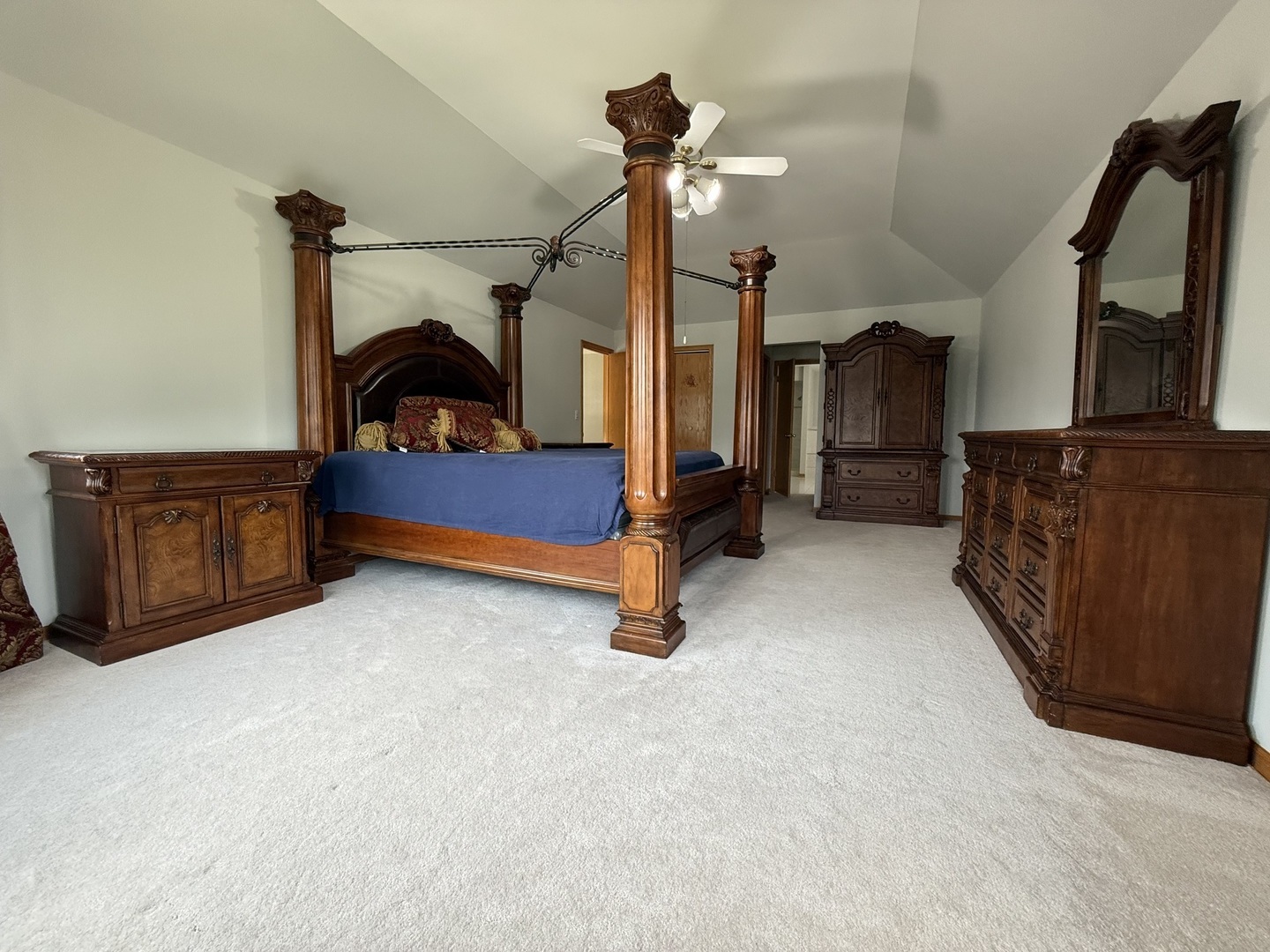 Burbank, Illinois, 60459, United States, 4 Bedrooms Bedrooms, ,3 BathroomsBathrooms,Residential,For Sale,1921383