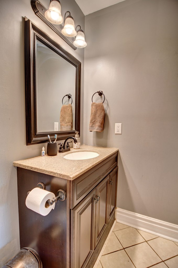 Valdosta, Georgia, 31601, United States, 4 Bedrooms Bedrooms, ,3 BathroomsBathrooms,Residential,For Sale,1980775