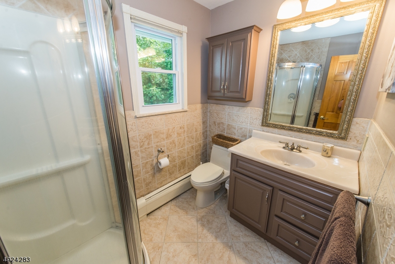 230 Hilltop Ct, Pompton Lakes Boro, New Jersey, 07442, United States, 4 Bedrooms Bedrooms, ,3 BathroomsBathrooms,Residential,For Sale,230 Hilltop Ct,1459430