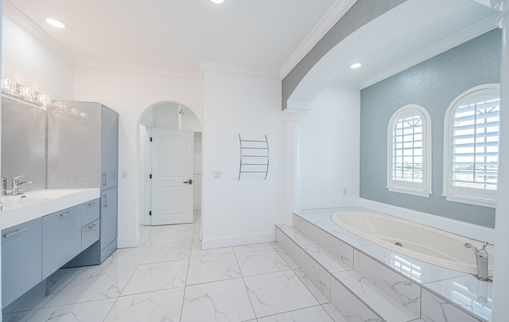 St Petersburg, Florida, 33707, United States, 4 Bedrooms Bedrooms, ,3 BathroomsBathrooms,Residential,For Sale,1992370