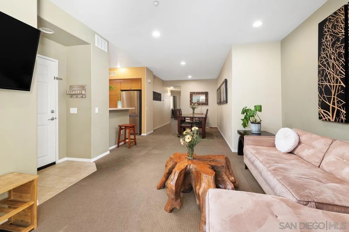 San Diego, California, 92105, United States, 2 Bedrooms Bedrooms, ,2 BathroomsBathrooms,Residential,For Sale,1970106