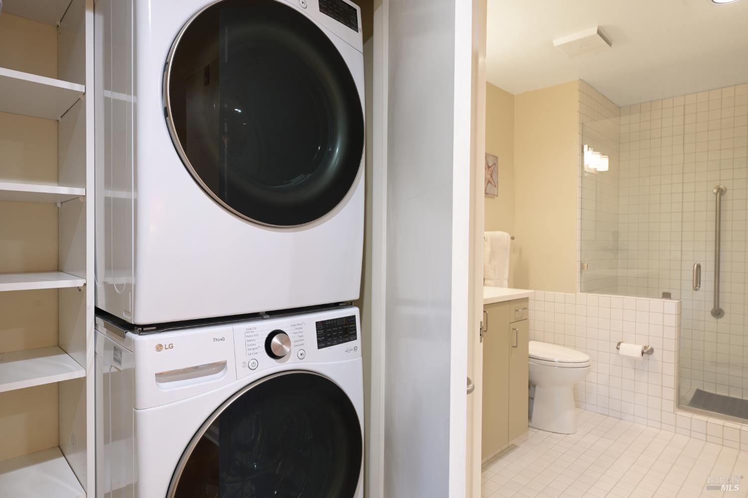 San Rafael, California, 94903, United States, 2 Bedrooms Bedrooms, ,2 BathroomsBathrooms,Residential,For Sale,1987659