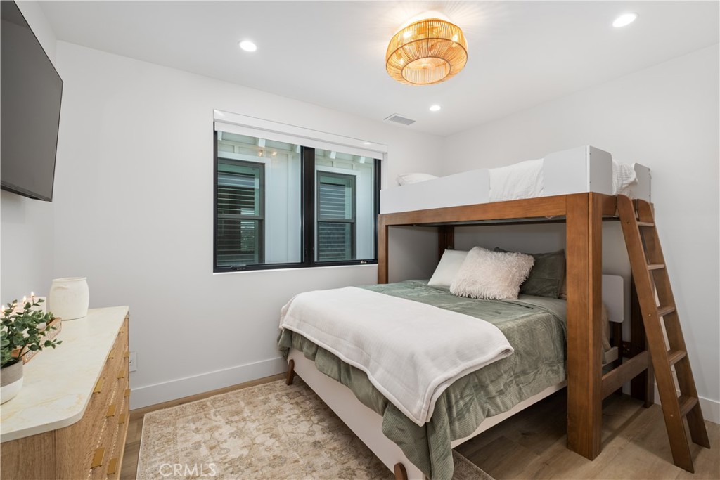 Newport Beach, California, 92663, United States, 5 Bedrooms Bedrooms, ,6 BathroomsBathrooms,Residential,For Sale,1993408