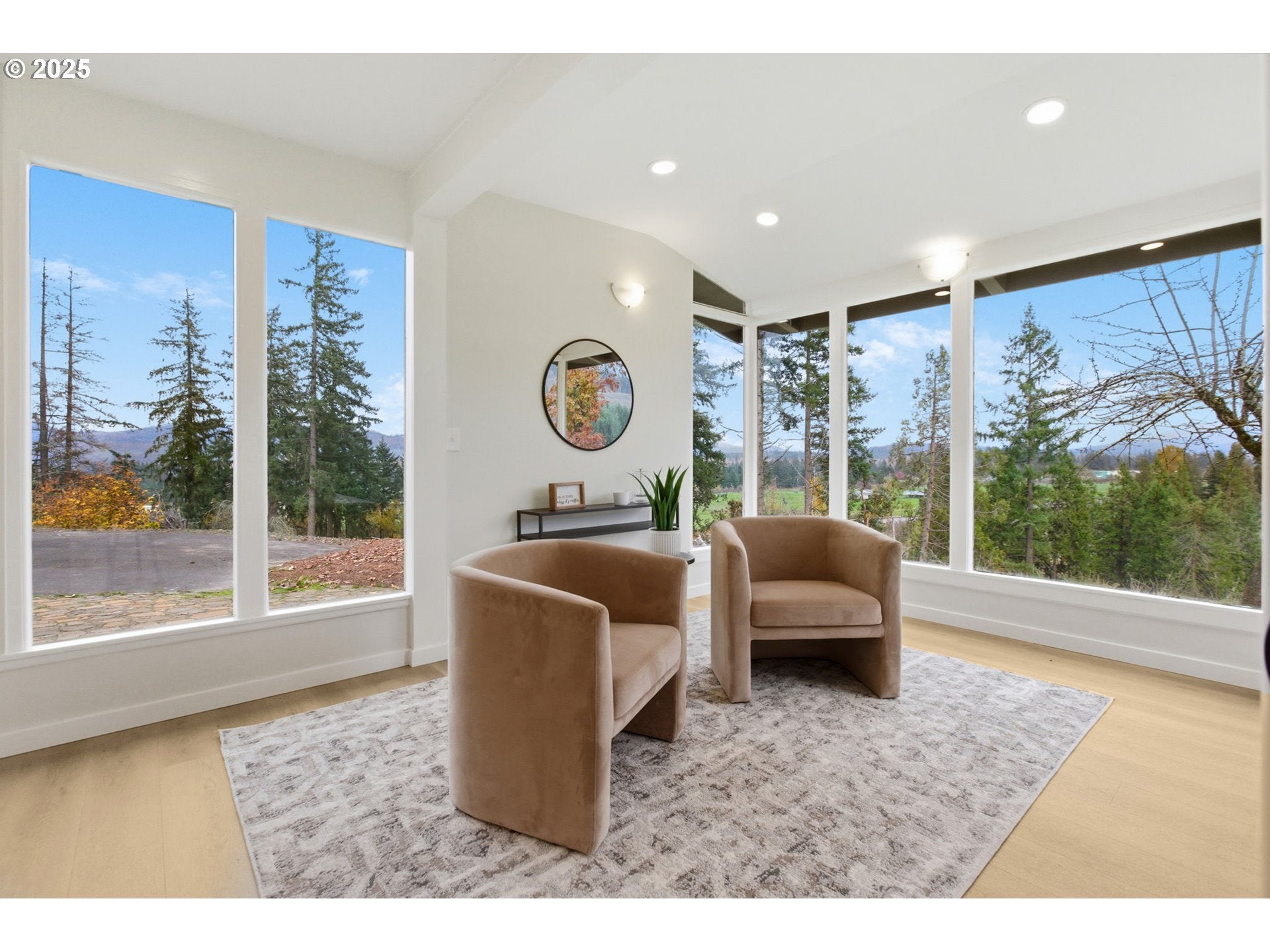 PleasantHill, Oregon, 97455, United States, 5 Bedrooms Bedrooms, ,3 BathroomsBathrooms,Residential,For Sale,1994708