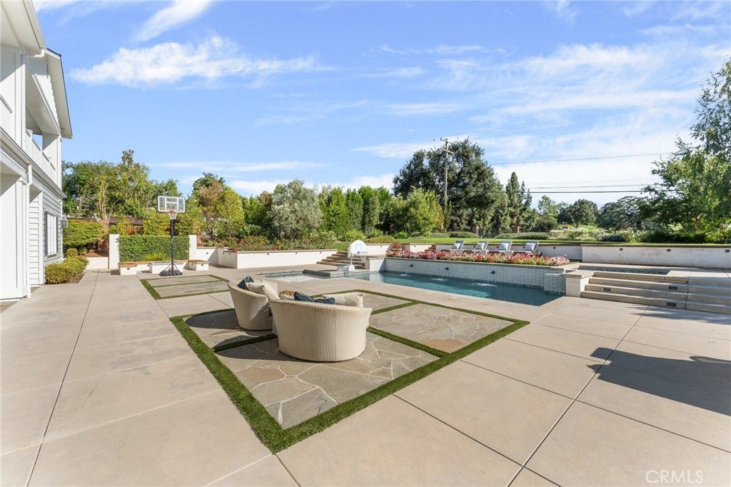 Redlands, California, 92373, United States, 5 Bedrooms Bedrooms, ,6 BathroomsBathrooms,Residential,For Sale,1984155