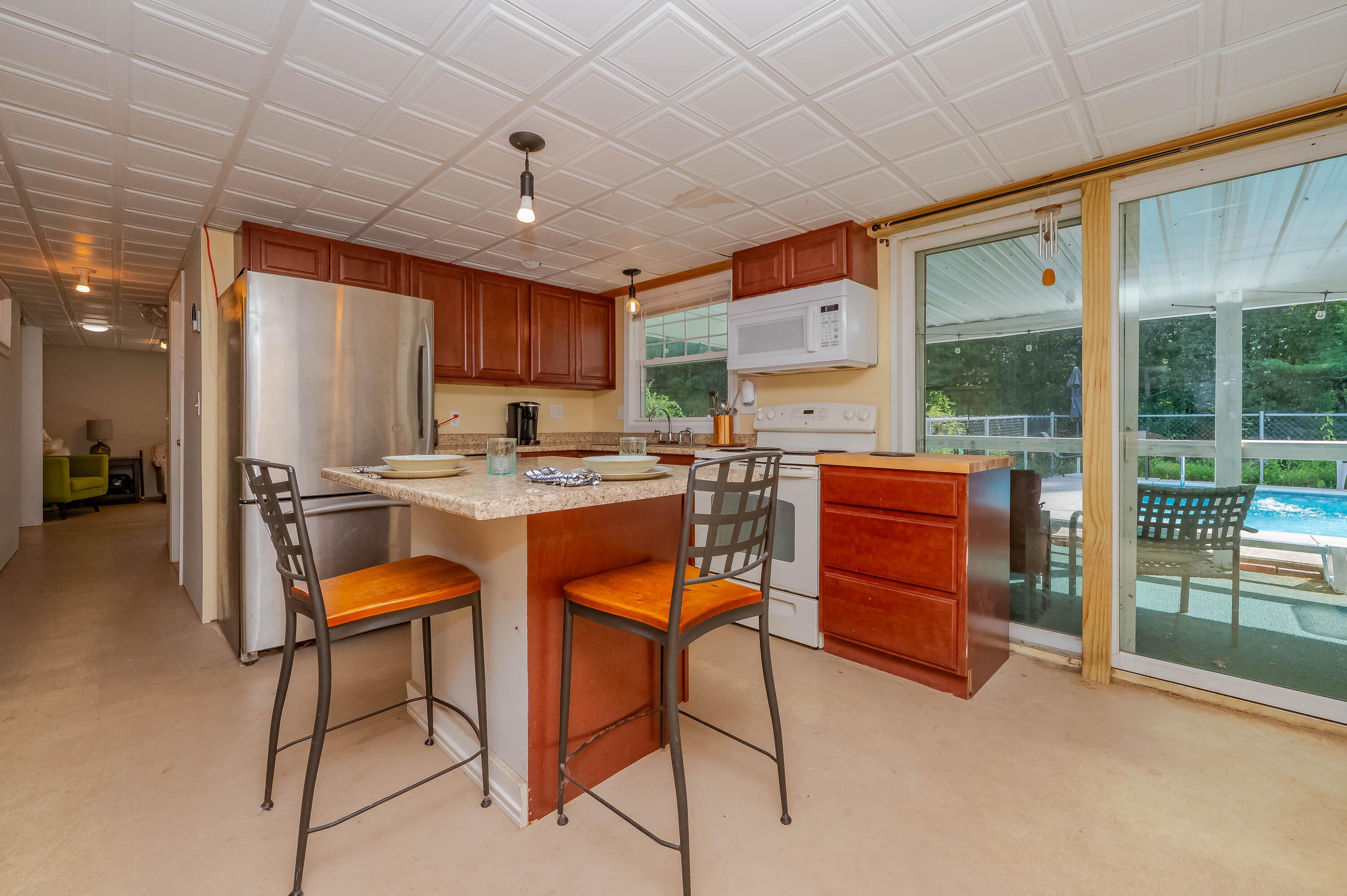 Eliot, Maine, 03903, United States, 2 Bedrooms Bedrooms, ,1 BathroomBathrooms,Residential,For Sale,1887837