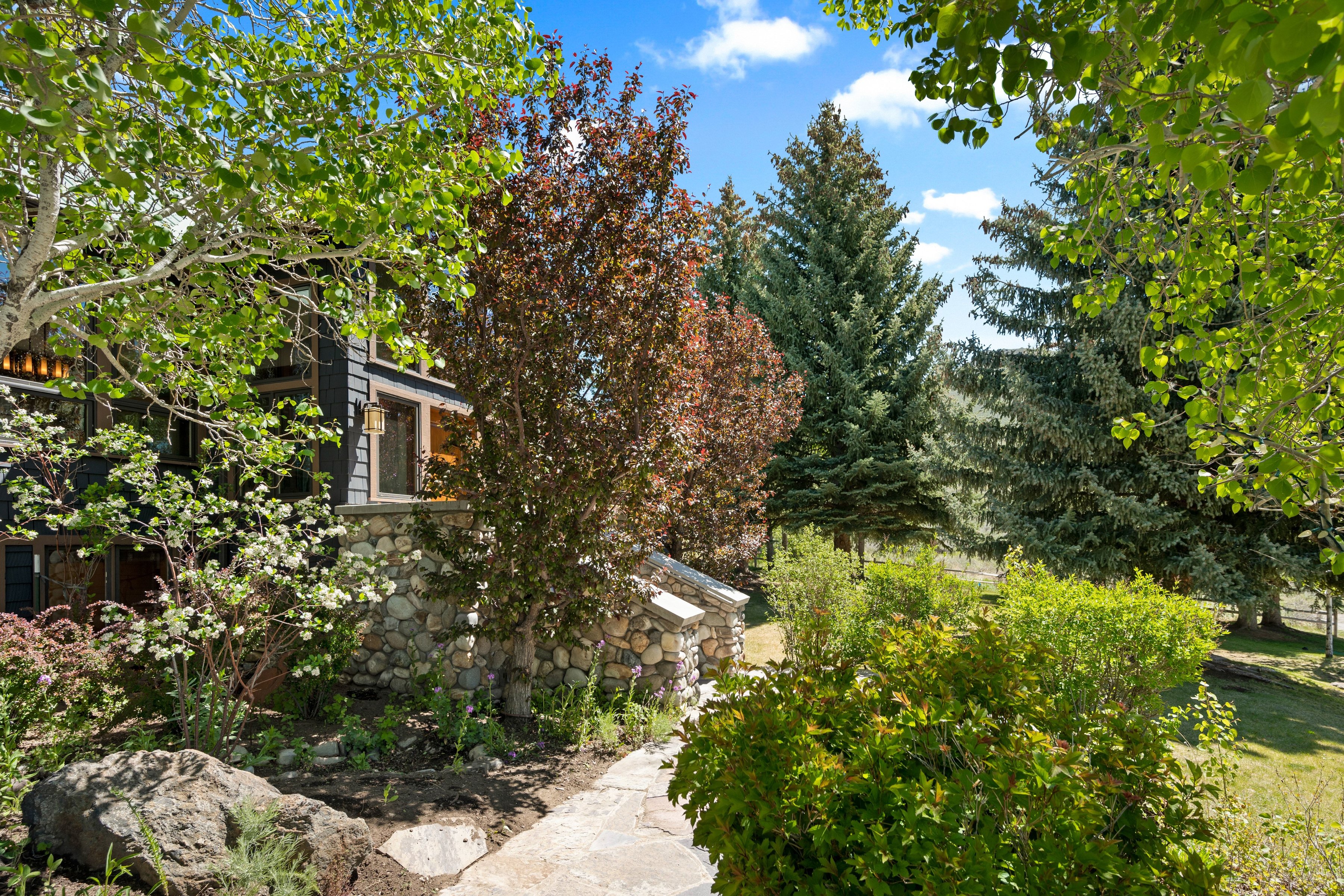  Canyon View Home on 5+ Acres with Pickleball Court - 物件實景