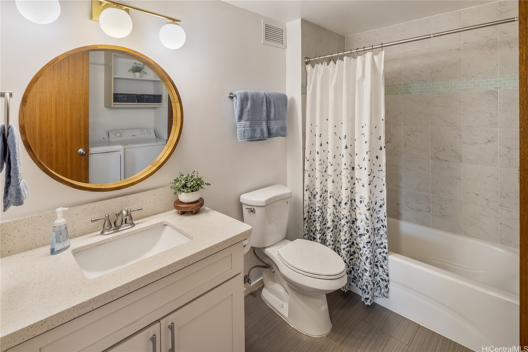 Honolulu, Hawaii, 96814, United States, 2 Bedrooms Bedrooms, ,2 BathroomsBathrooms,Residential,For Sale,1991351