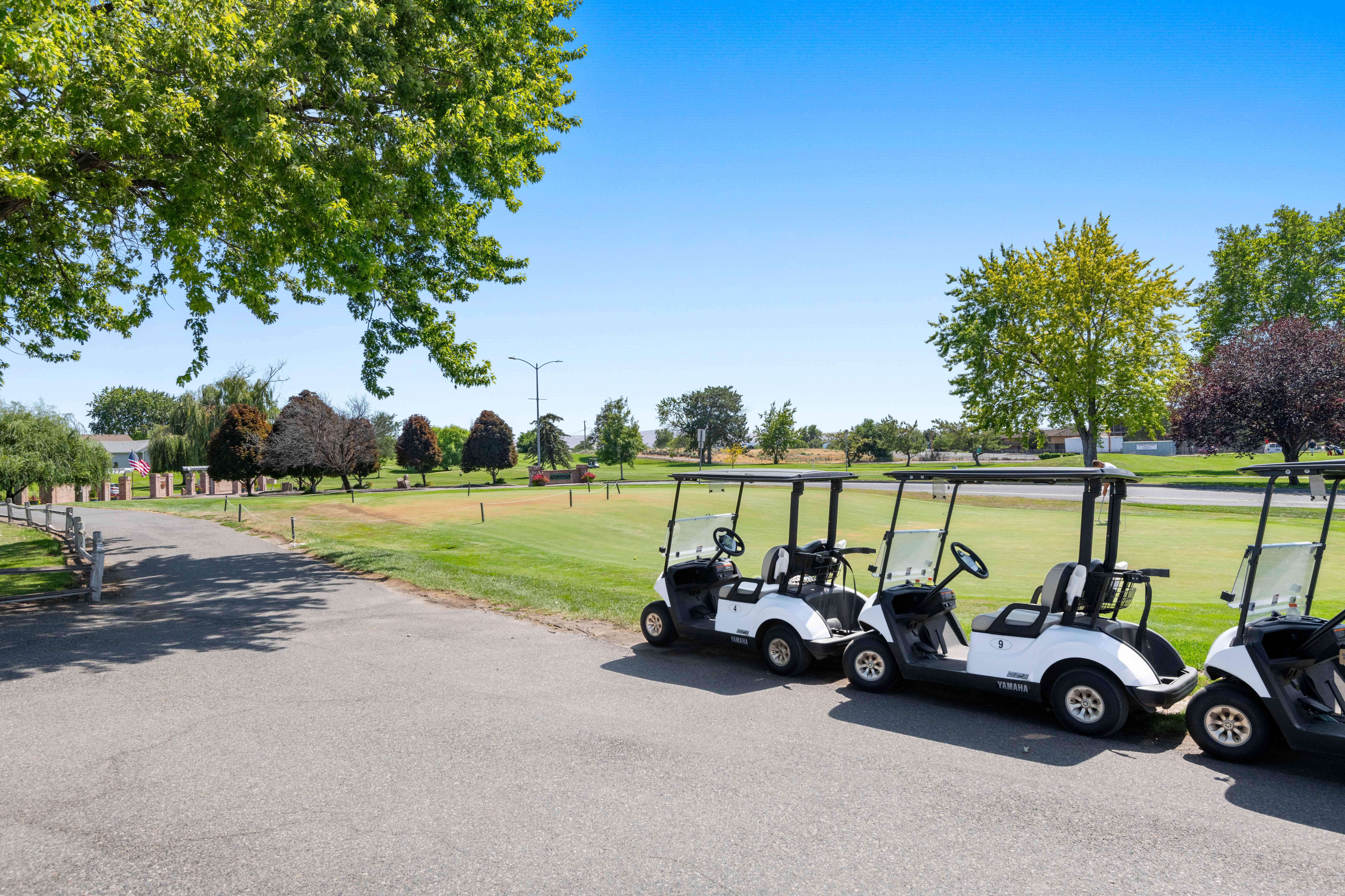  Gated Golf Course Living - 物件實景
