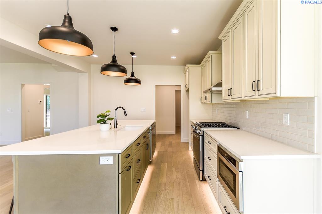 Pullman, Washington, 99163, United States, 4 Bedrooms Bedrooms, ,3 BathroomsBathrooms,Residential,For Sale,1794124