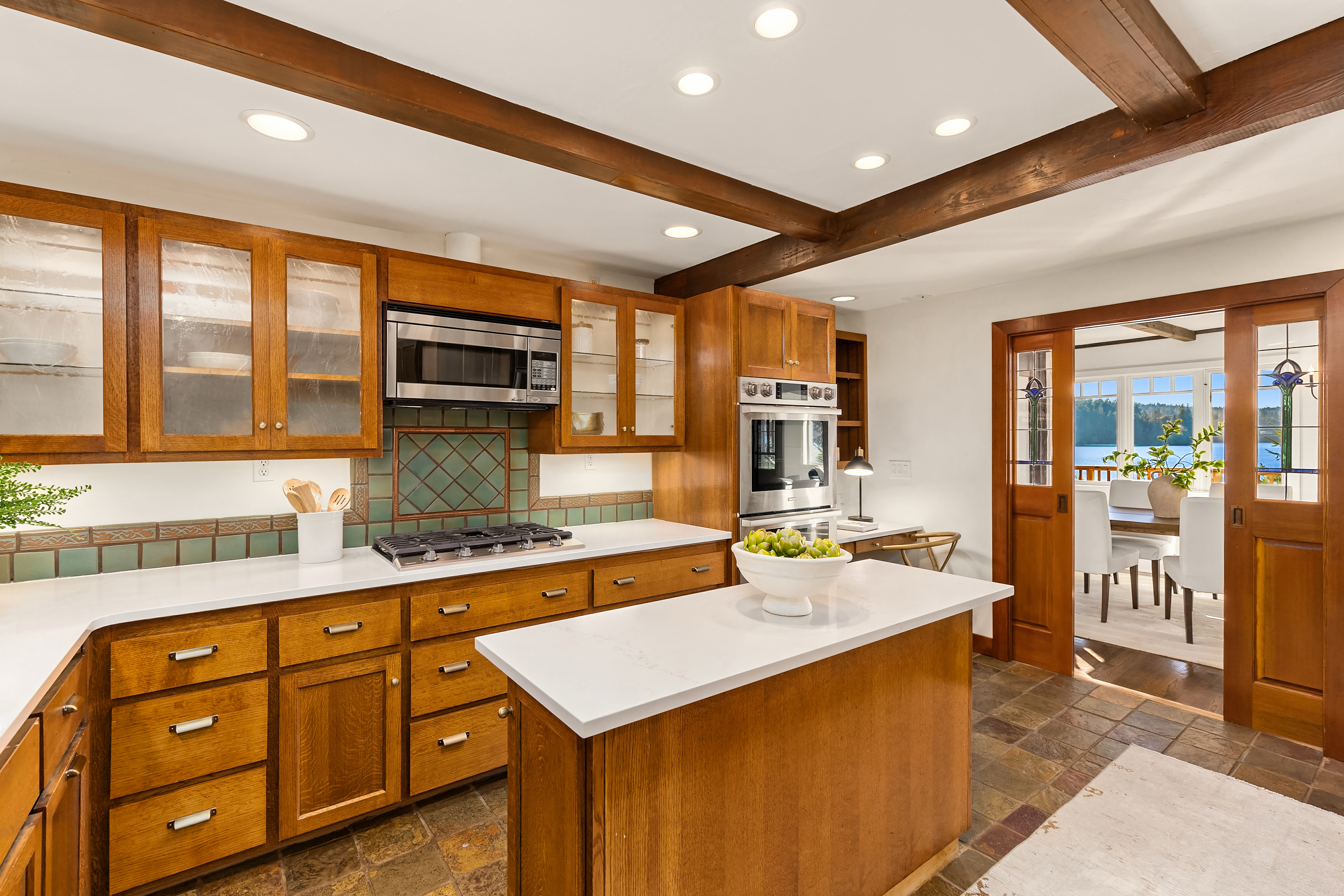  8405 Hansen Road Northeast, Bainbridge Island, WA 98110 - 物件實景