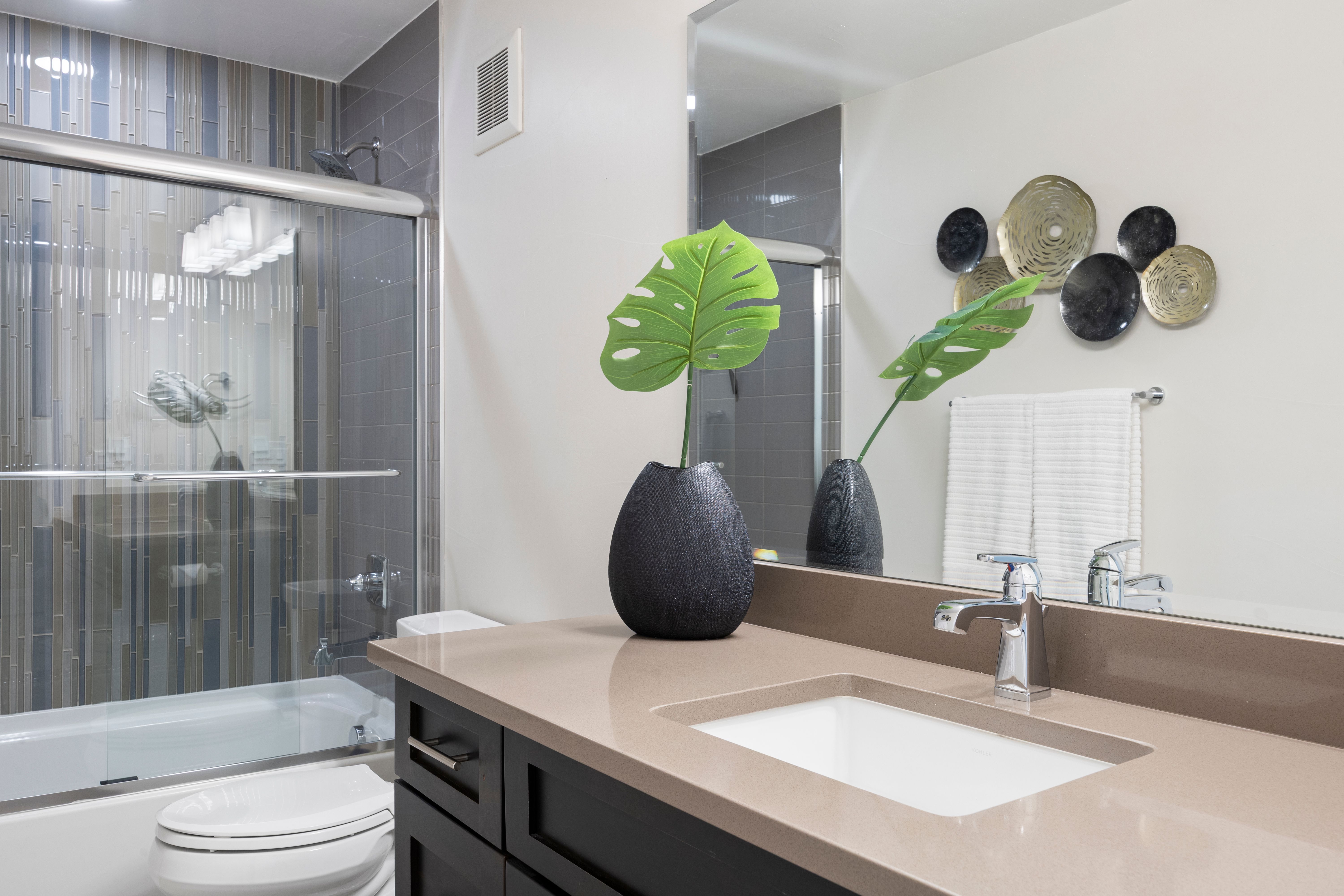  Exceptional Contemporary Move-In Ready Designed For Modern Living - 物件實景