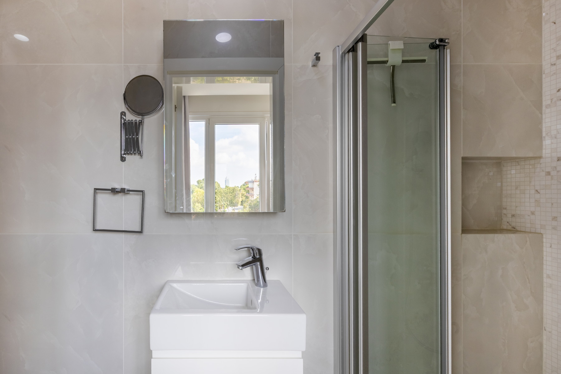  Renovated 3 Bedroom Apartment in Germasogeia, Limassol - 物件實景