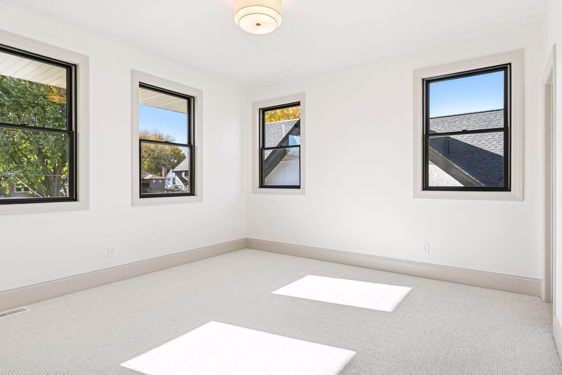 Saint Paul, Minnesota, 55105, United States, 5 Bedrooms Bedrooms, ,4 BathroomsBathrooms,Residential,For Sale,1989282