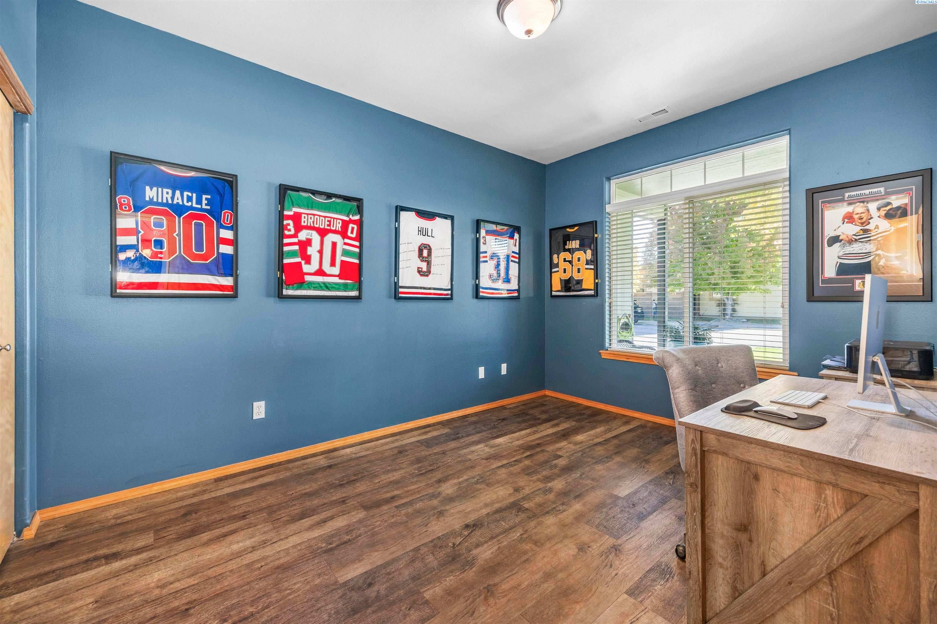 Kennewick, Washington, 99338, United States, 4 Bedrooms Bedrooms, ,2 BathroomsBathrooms,Residential,For Sale,1981833