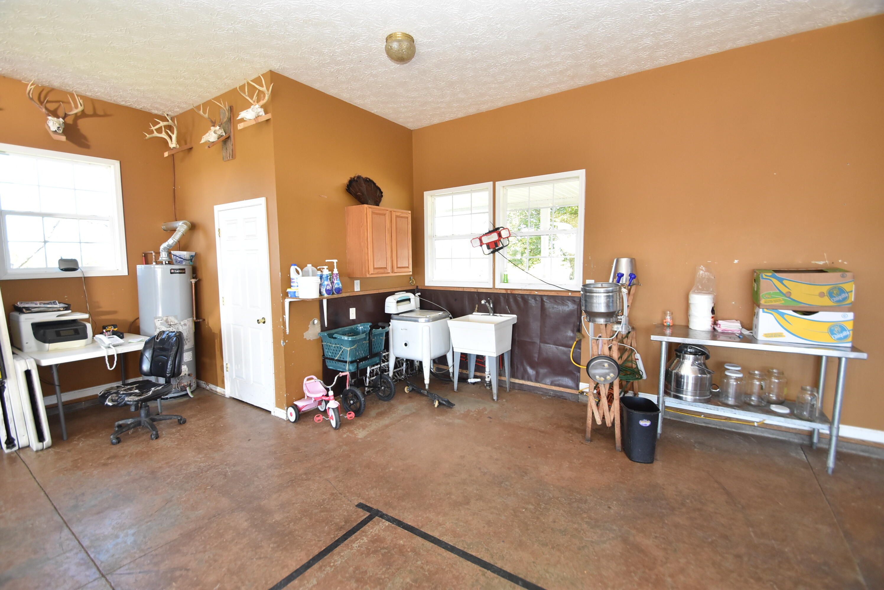 Willisburg, Kentucky, 40078, United States, 4 Bedrooms Bedrooms, ,1 BathroomBathrooms,Residential,For Sale,1962831