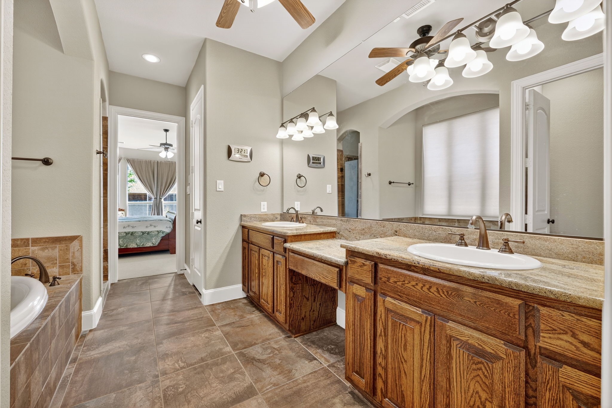 Frisco, Texas, 75033, United States, 4 Bedrooms Bedrooms, ,4 BathroomsBathrooms,Residential,For Sale,1949811