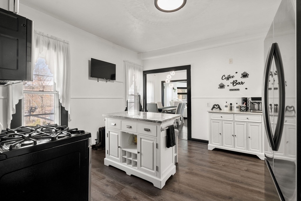 Southbridge, Massachusetts, 01550, United States, 7 Bedrooms Bedrooms, ,4 BathroomsBathrooms,Residential,For Sale,1990940