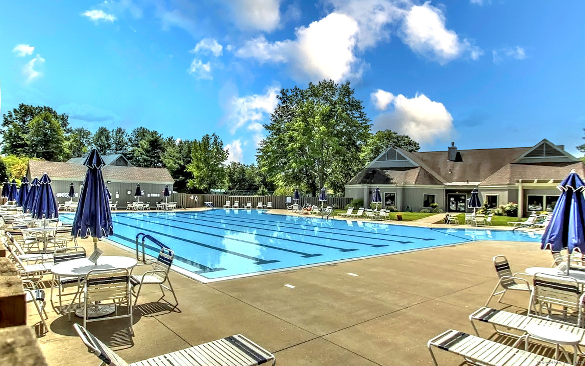 Stratford, Connecticut, 06614, United States, 1 Bedroom Bedrooms, ,3 BathroomsBathrooms,Residential,For Sale,1925931