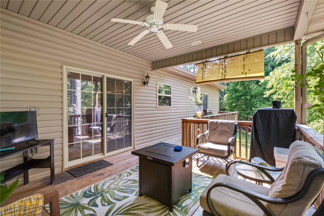 Bella Vista, Arkansas, 72714, United States, 4 Bedrooms Bedrooms, ,3 BathroomsBathrooms,Residential,For Sale,1949126