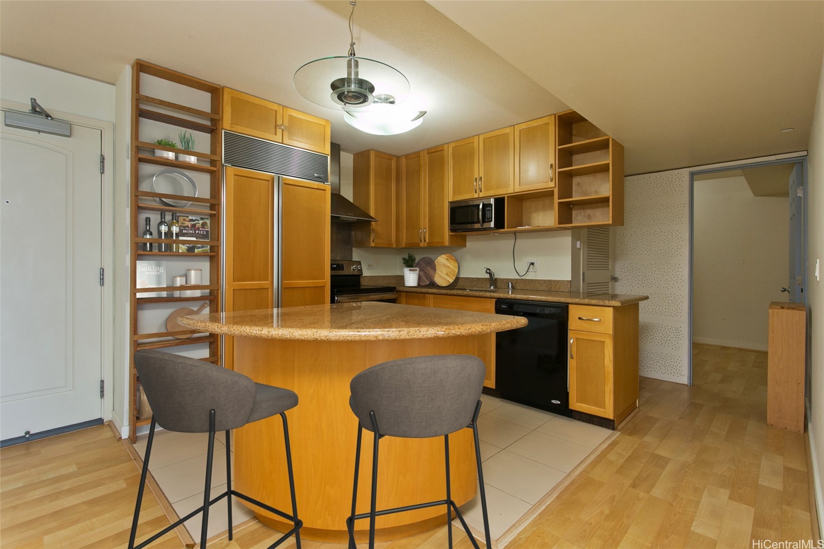 Honolulu, Hawaii, 96814, United States, 2 Bedrooms Bedrooms, ,2 BathroomsBathrooms,Residential,For Sale,1779012