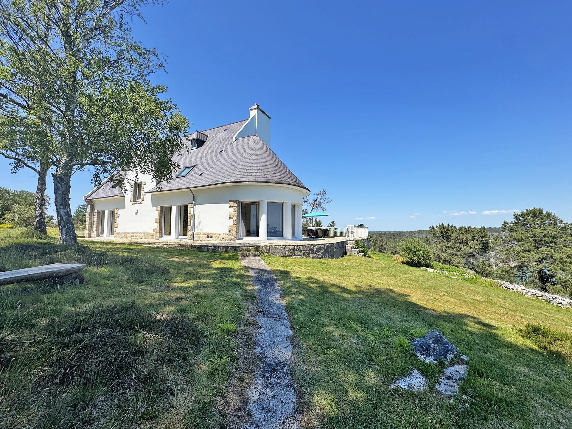  MORGAT, A SUMPTUOUS RENOVATION FACING THE SEA, SURROUNDED BY NATURE - 物件實景