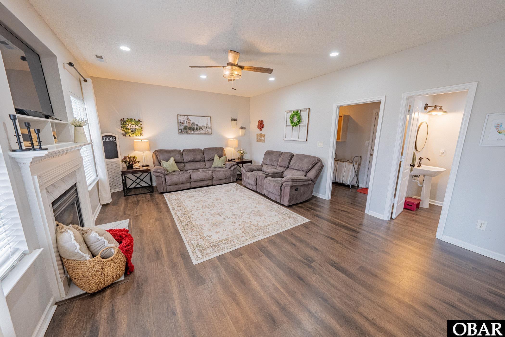 Moyock, North Carolina, 27958, United States, 6 Bedrooms Bedrooms, ,3 BathroomsBathrooms,Residential,For Sale,1997191