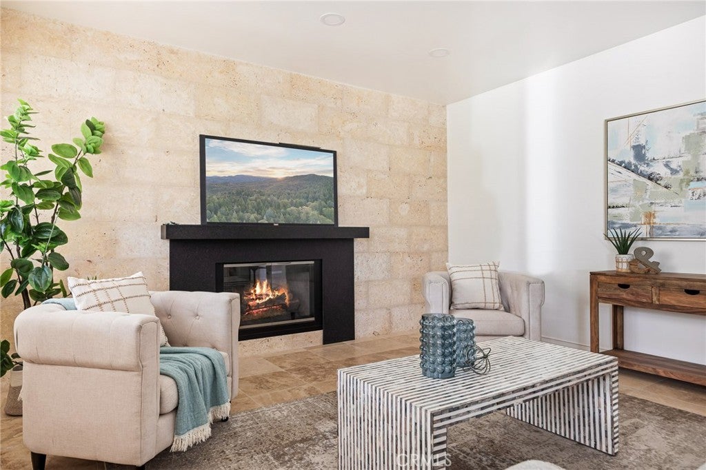 Redlands, California, 92373, United States, 4 Bedrooms Bedrooms, ,4 BathroomsBathrooms,Residential,For Sale,1979010