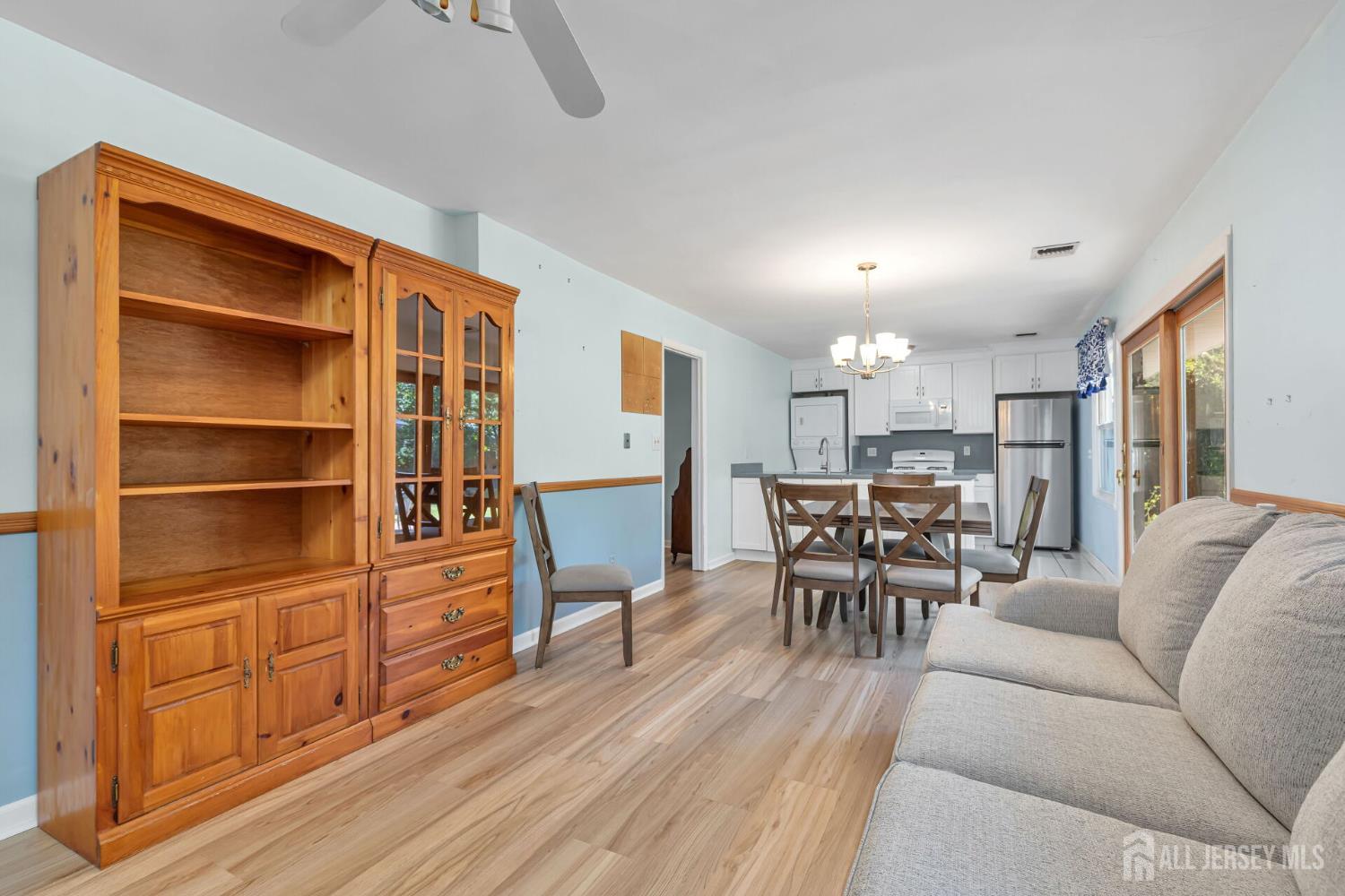South Brunswick, New Jersey, 08824, United States, 3 Bedrooms Bedrooms, ,2 BathroomsBathrooms,Residential,For Sale,1941671