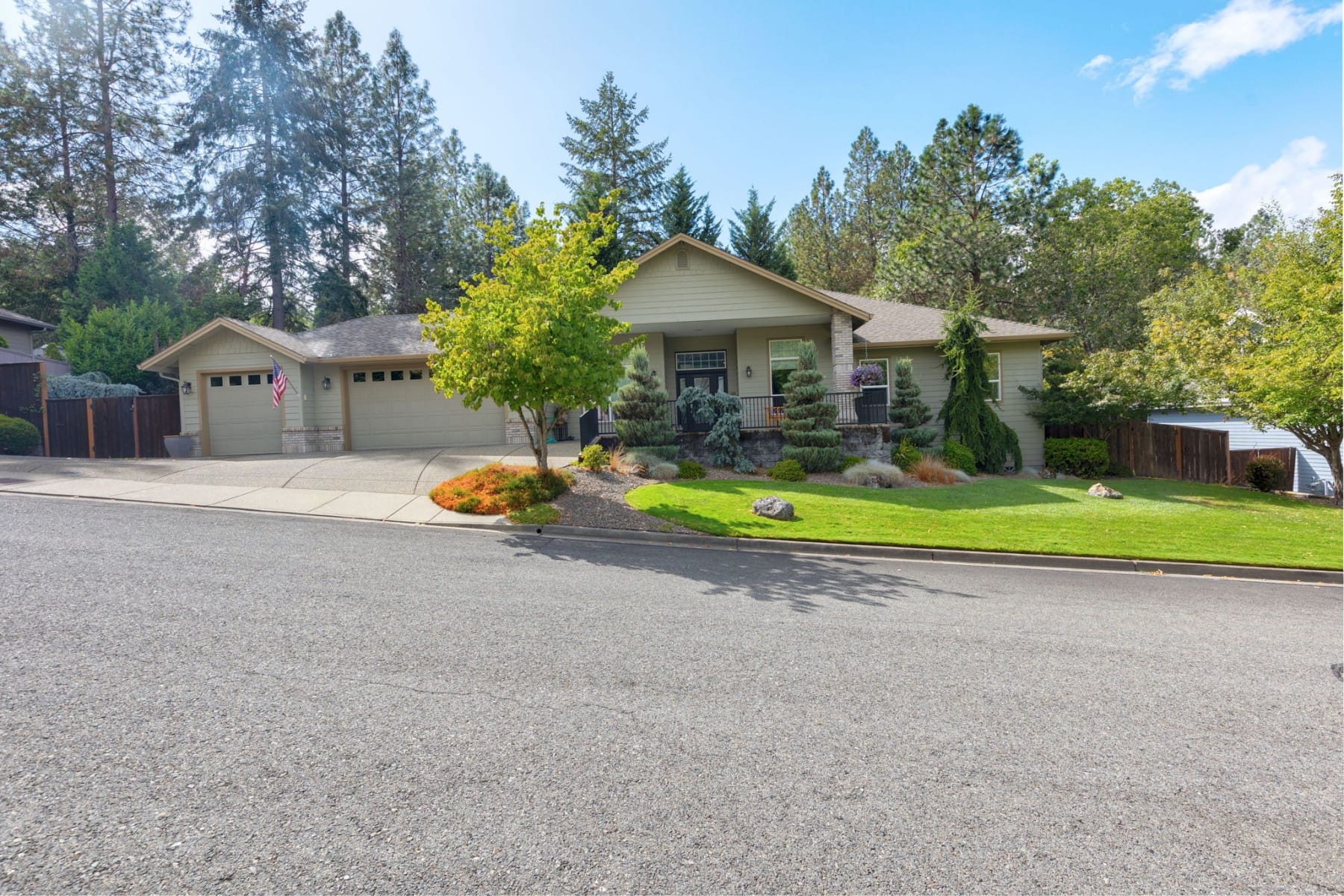  2212 SE Linden Lane Grants Pass, OR 97527 - 物件實景