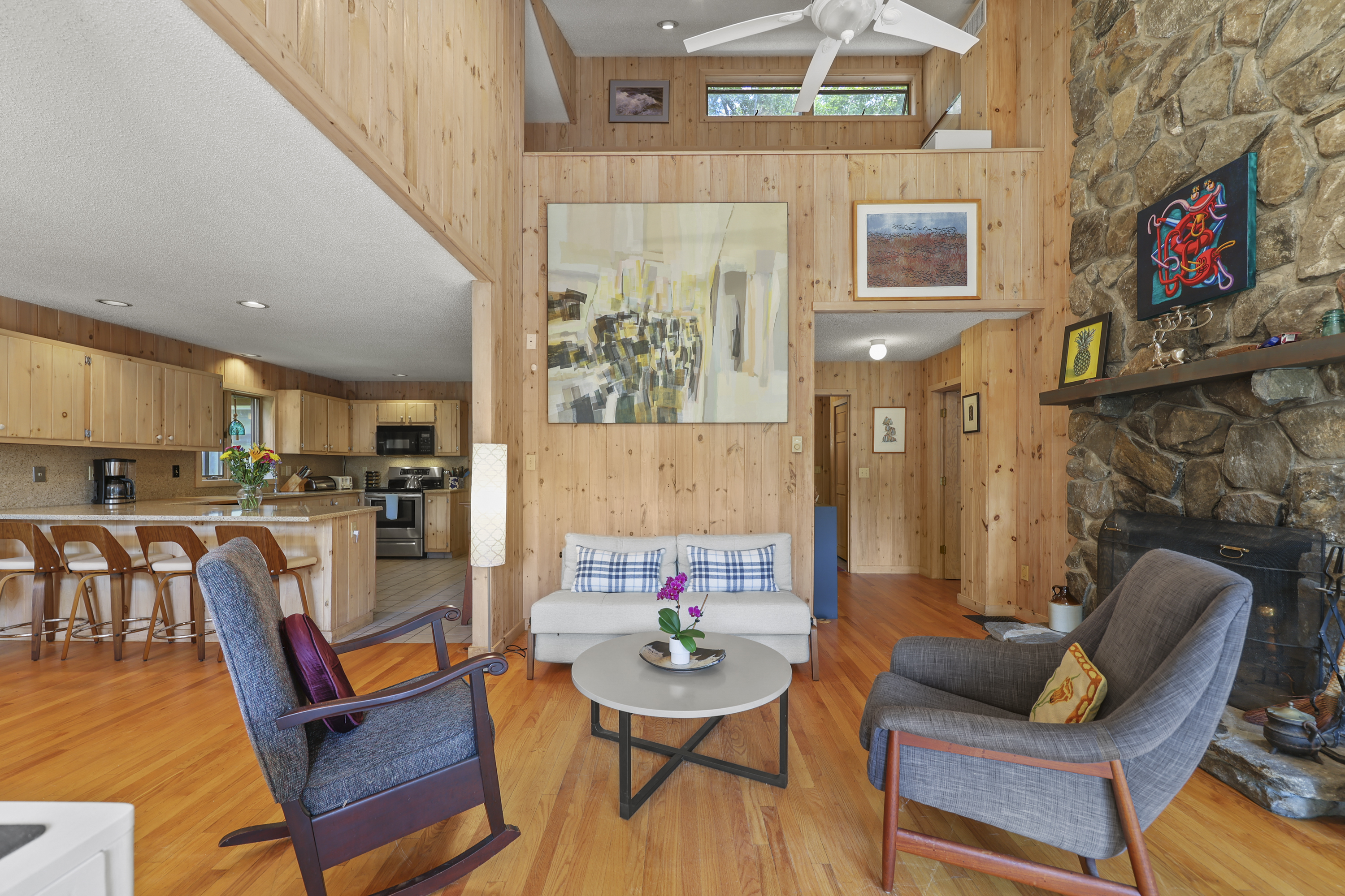  BUCOLIC COUNTRY SANCTUARY WITH MAJESTIC STONE FIREPLACE & DISTANT VIEWS - 物件實景