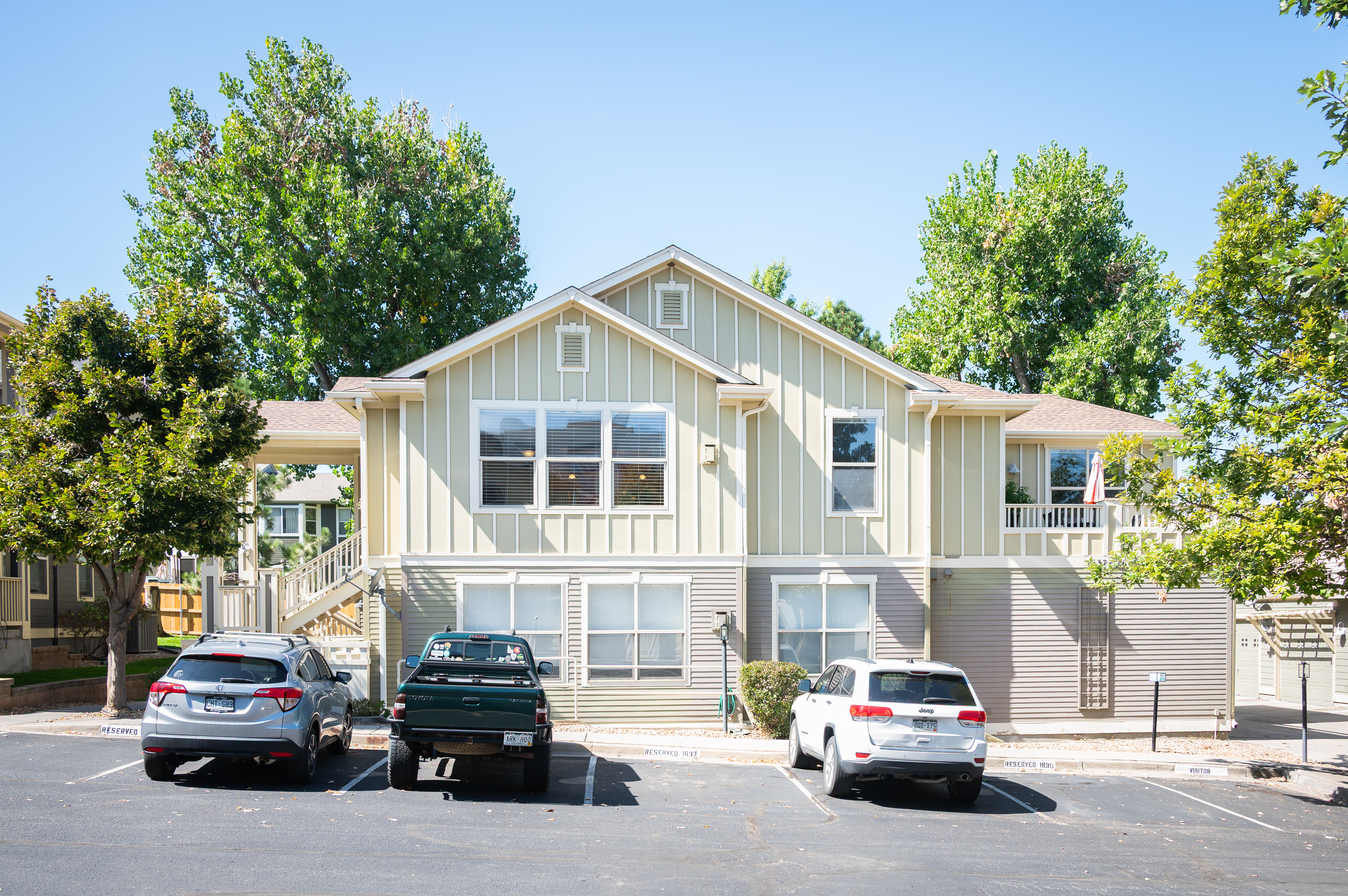  Beautifully Designed 2nd-floor Condo in Sought-after Community of Edgewater Park - 物件實景