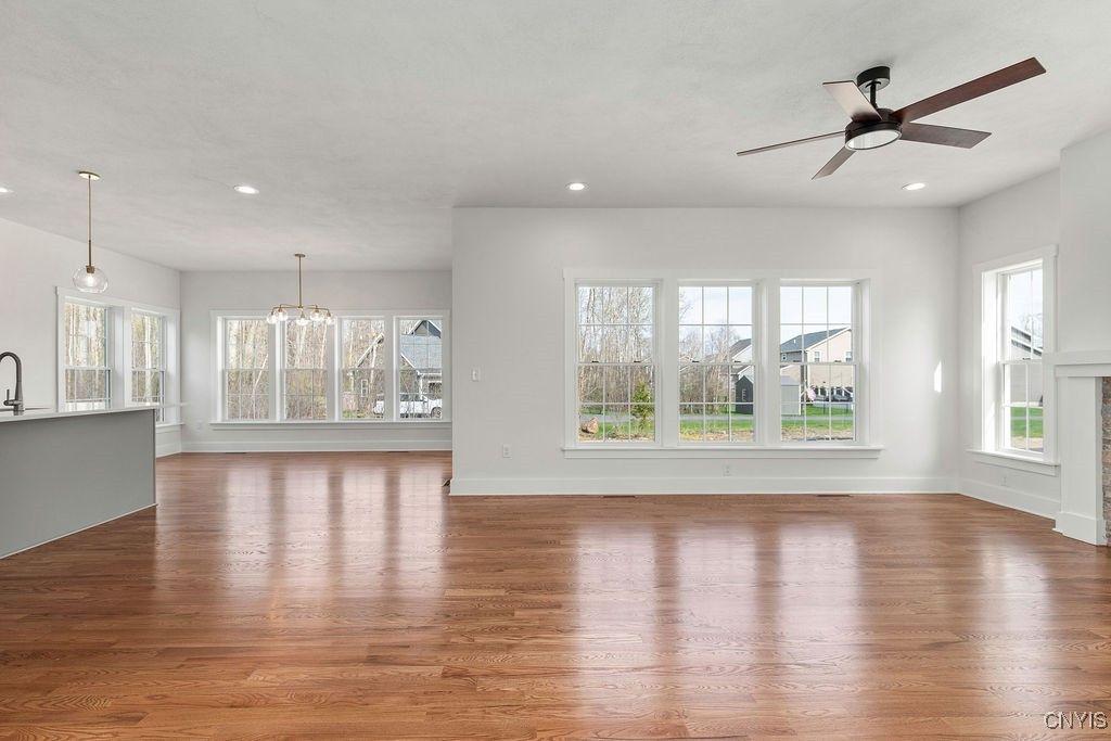 Baldwinsville, New York, 13027, United States, 3 Bedrooms Bedrooms, ,3 BathroomsBathrooms,Residential,For Sale,1796906