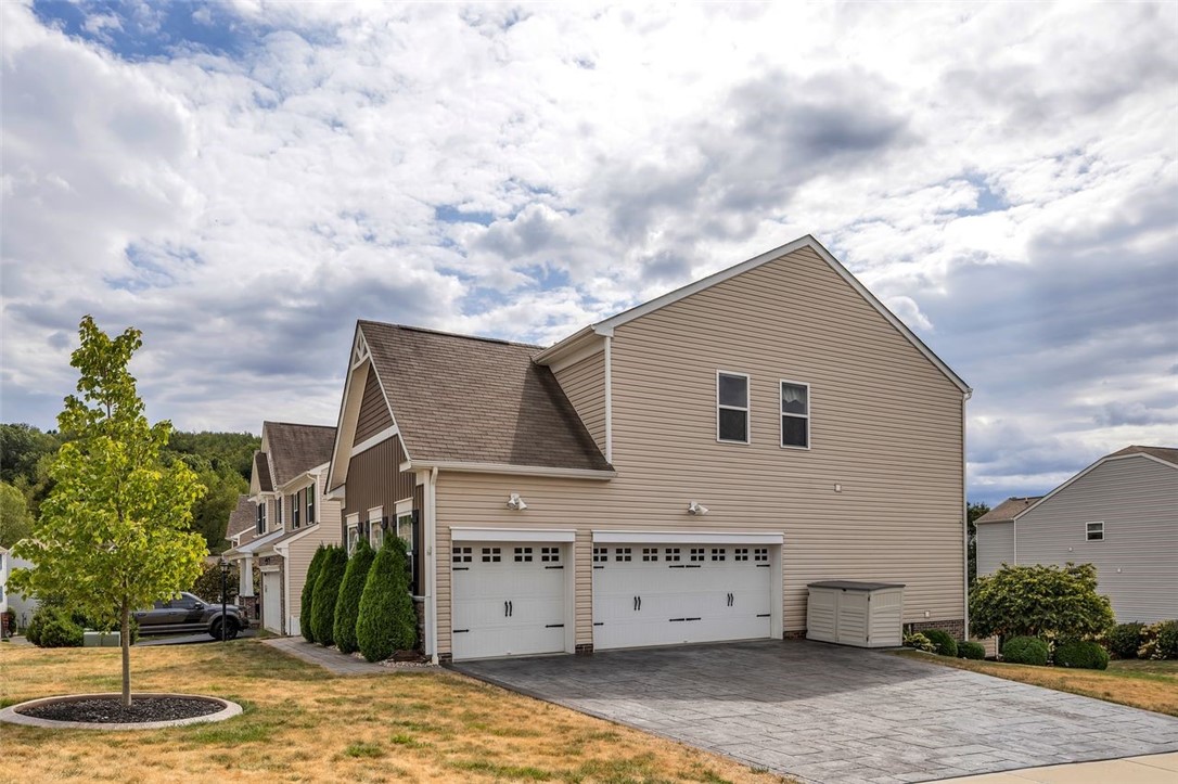 Jackson Twp, Pennsylvania, 16063, United States, 5 Bedrooms Bedrooms, ,4 BathroomsBathrooms,Residential,For Sale,1933406